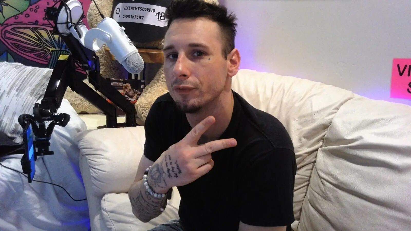 Enter JustinHerr VIP Show