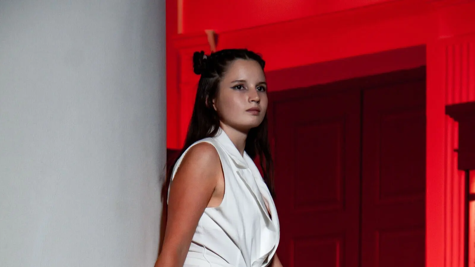 Enter AssiyaFox VIP Show