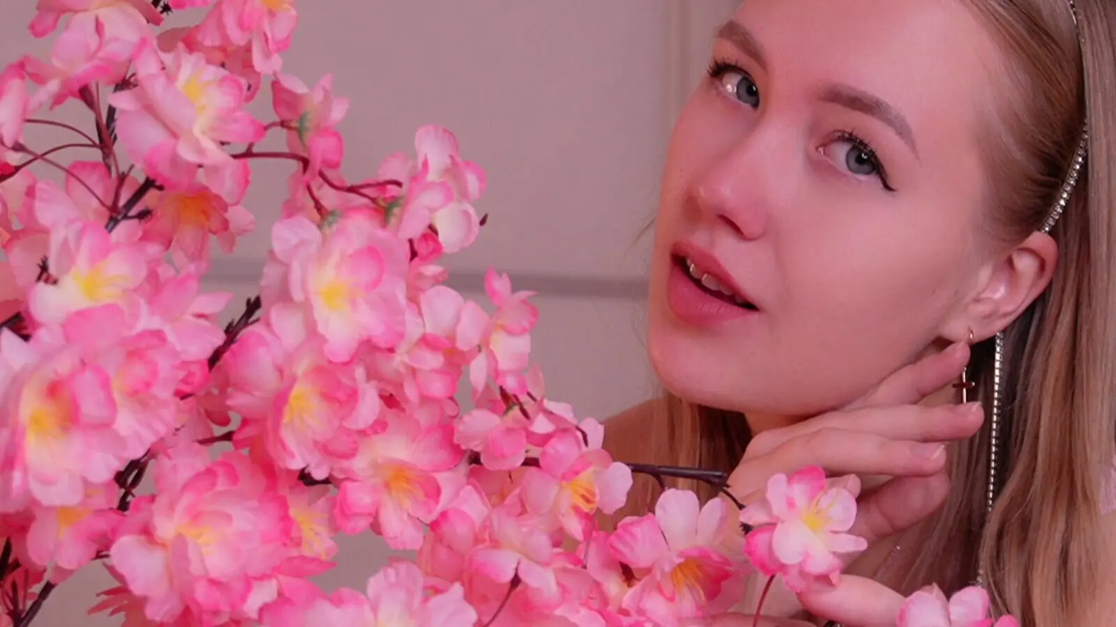 Enter BertaTurro VIP Show