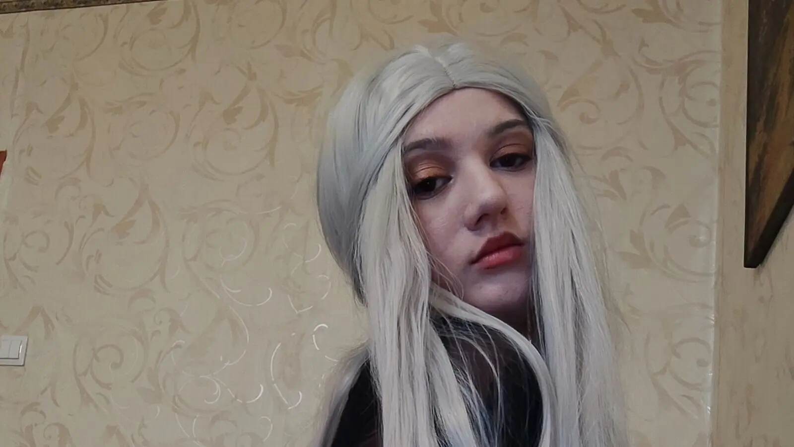 Enter EmilyCharon VIP Show