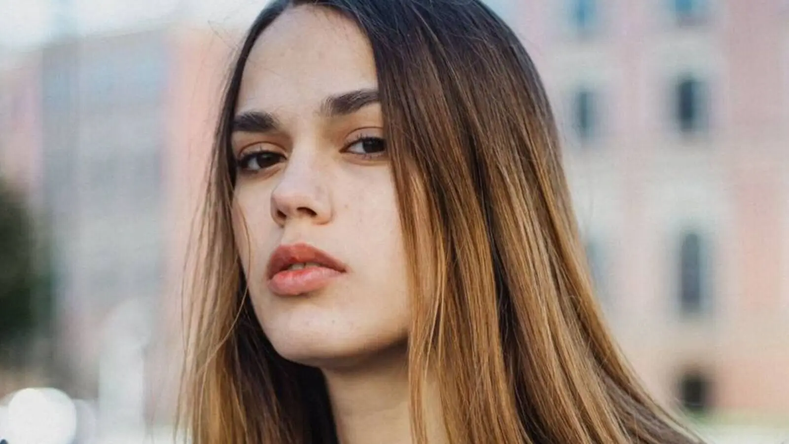 Enter KiraUterf VIP Show