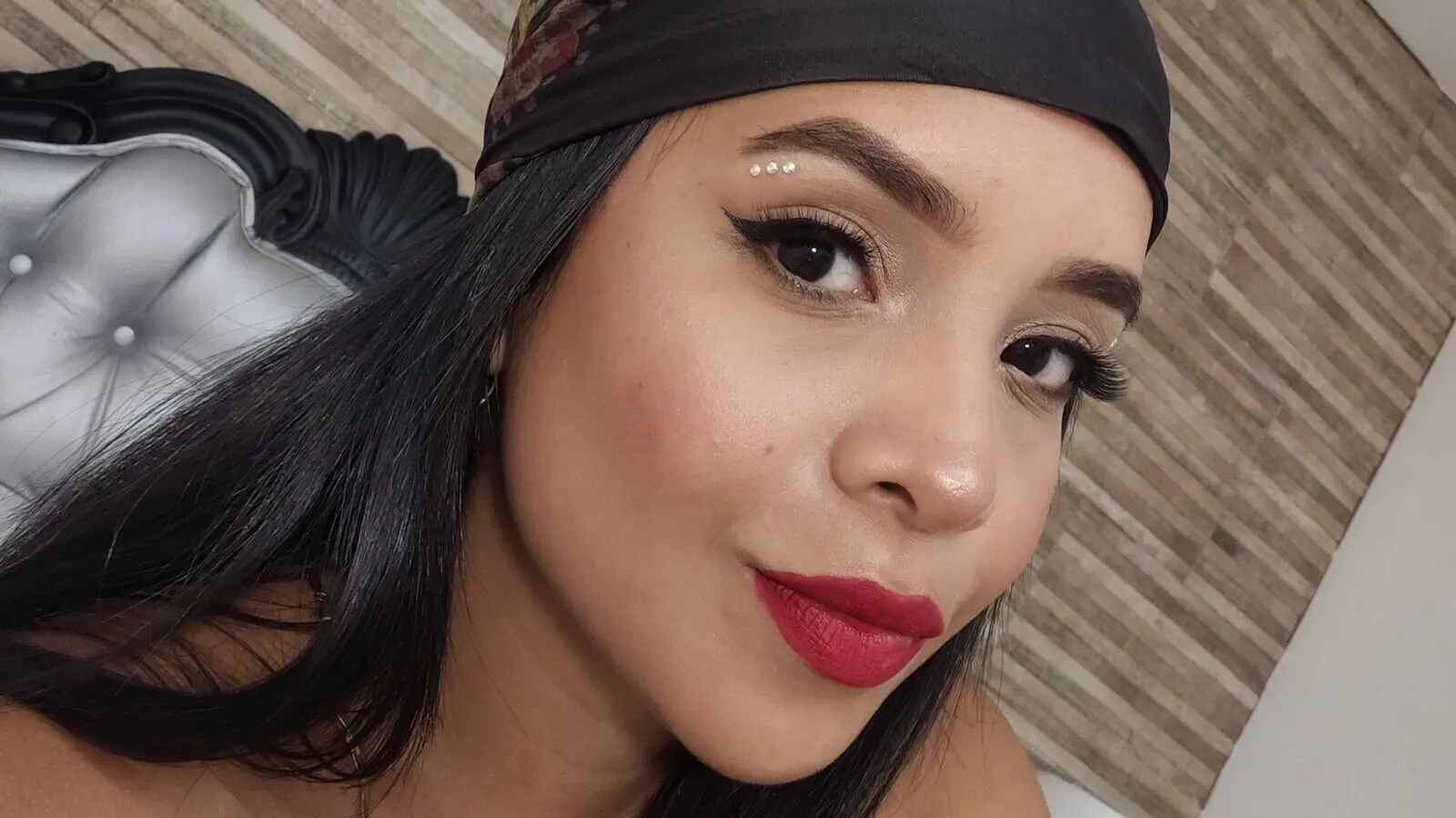 Enter LeiaDrew VIP Show