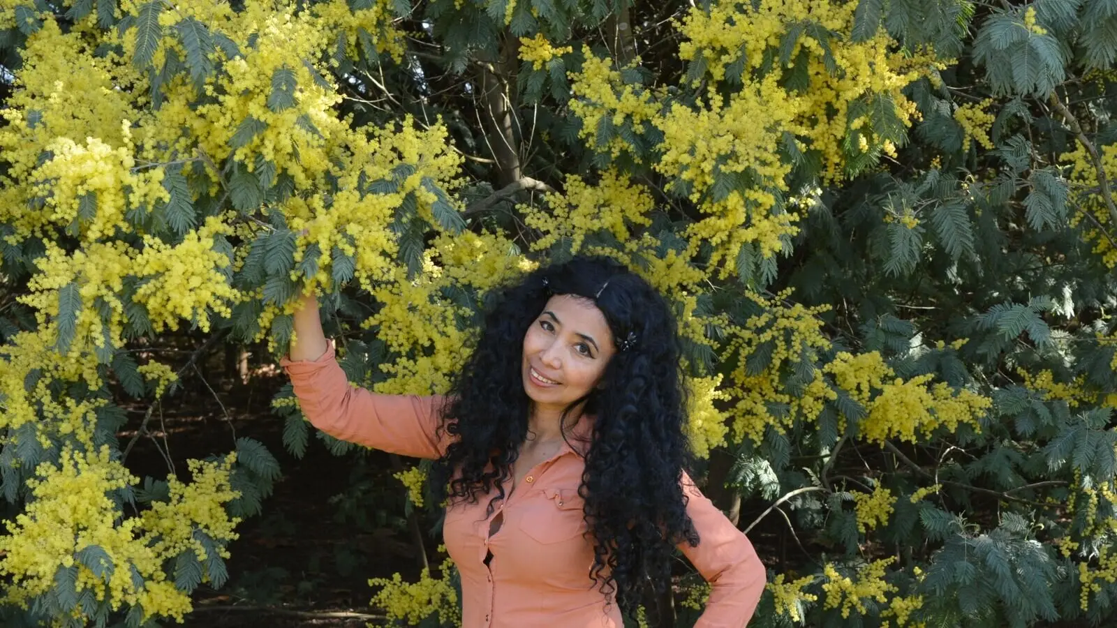 Enter LeonaLouis VIP Show