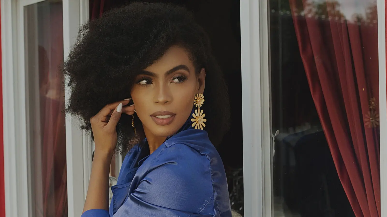 Enter LiaWest VIP Show