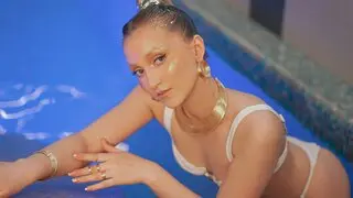 Enter MiaCartie VIP Show