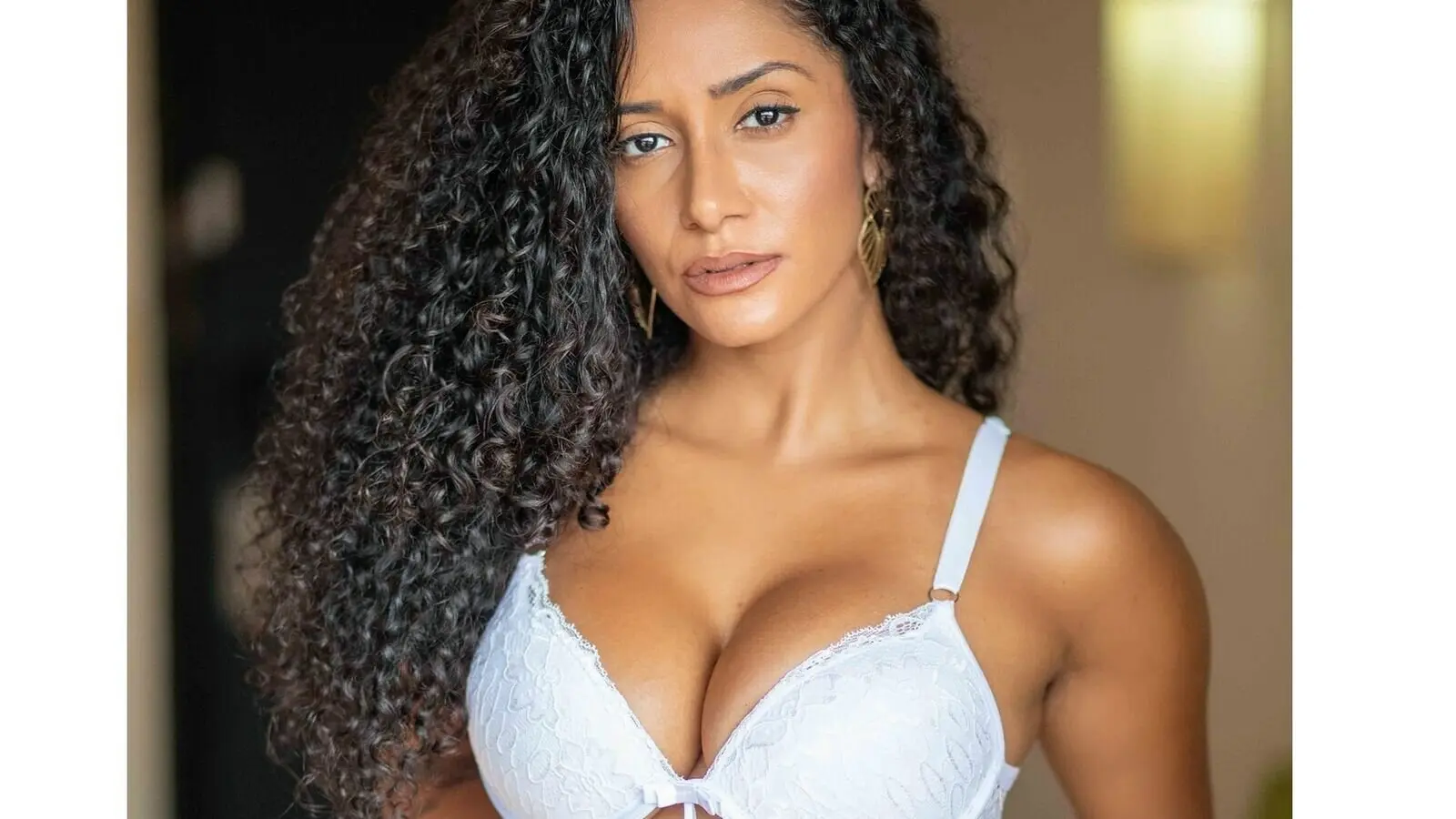 Enter MillaFerrazzo VIP Show