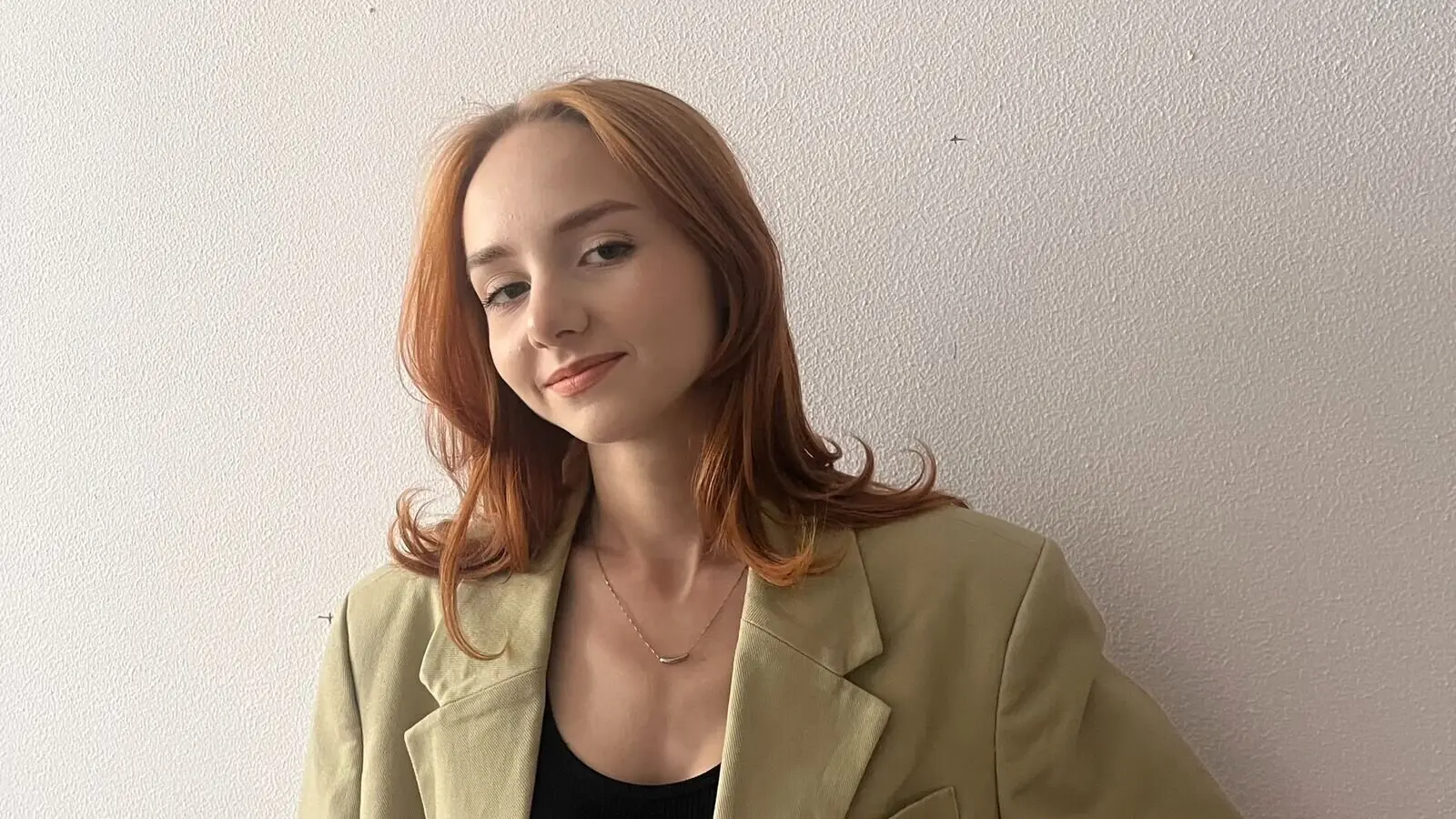 Enter RowenaHeyer VIP Show