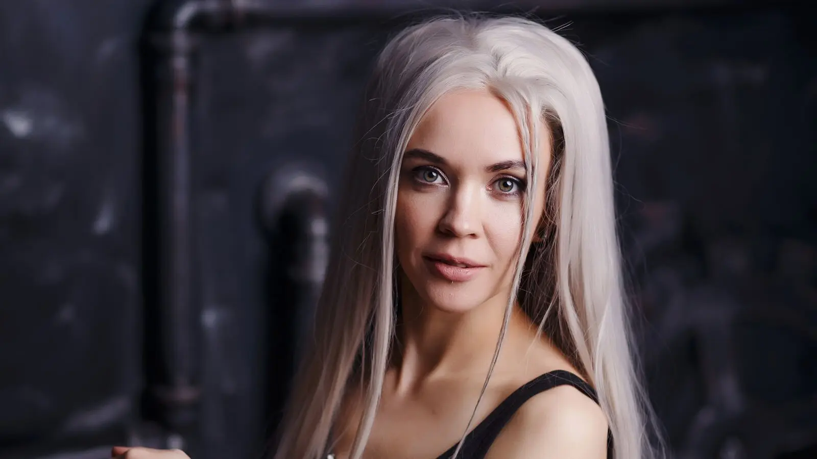 Enter VienaBlanck VIP Show