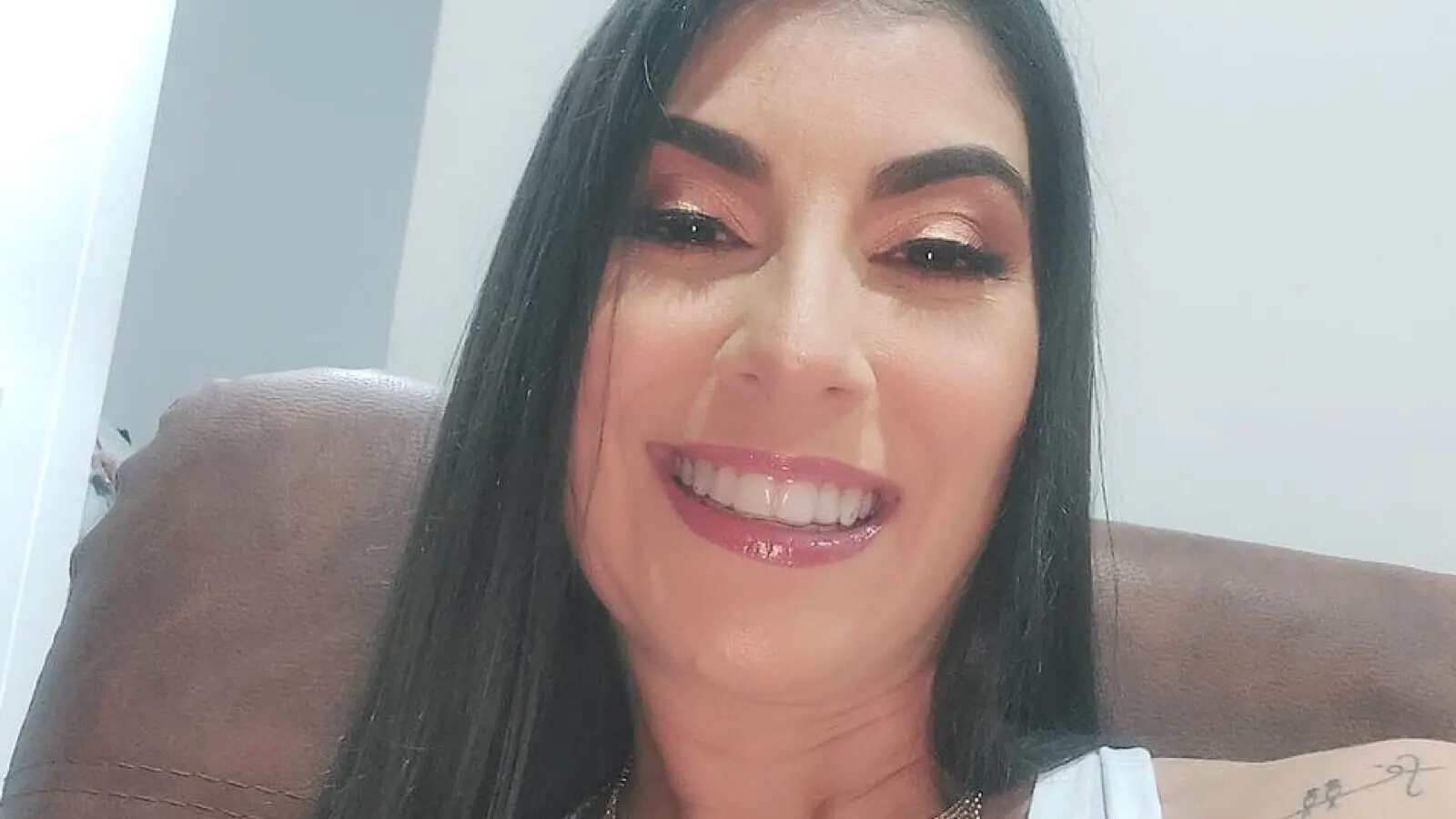 Enter ZaraMejia VIP Show