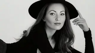 Enter HeatherGreen VIP Show